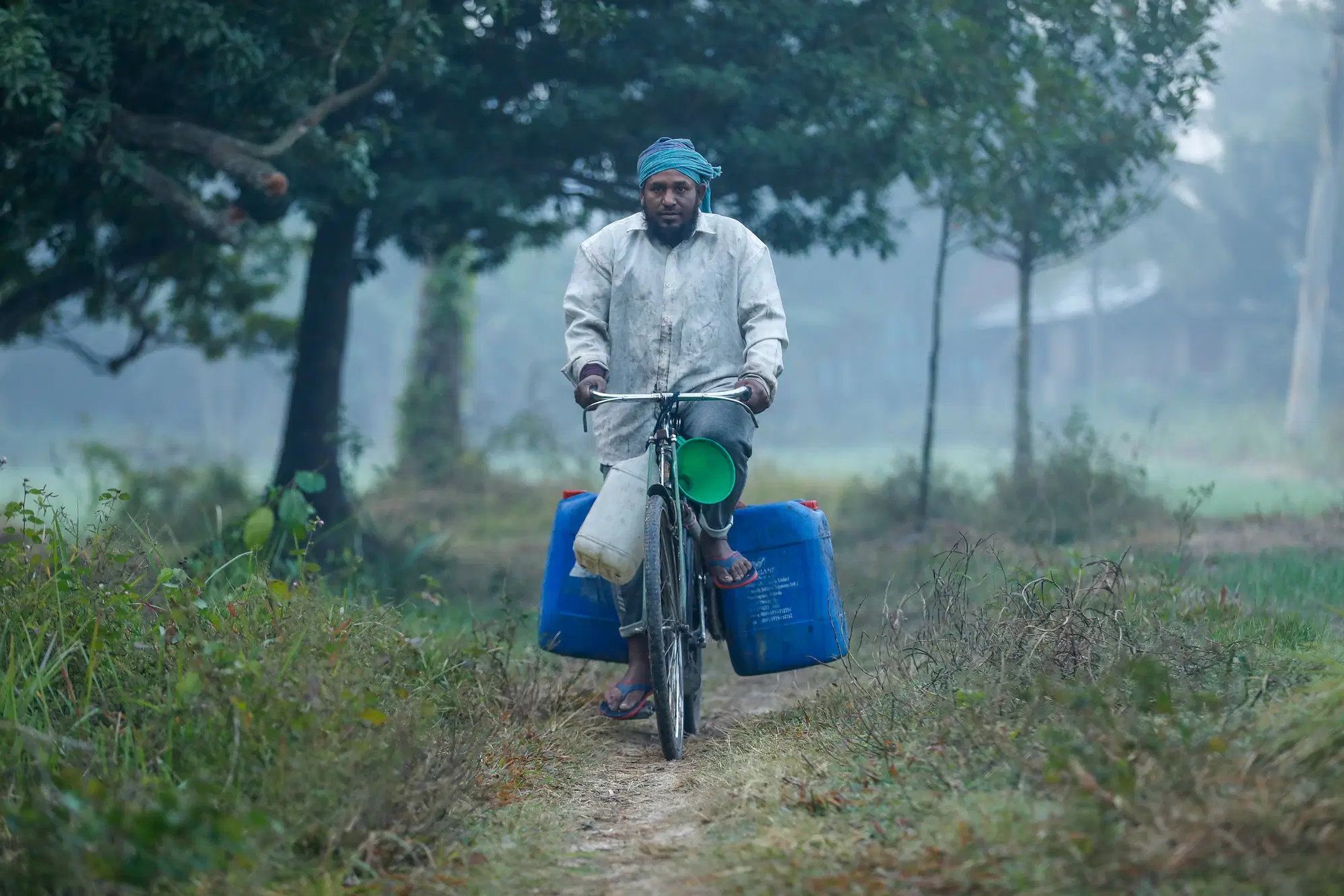 খেজুরের রস থেকে গুড় তৈরি