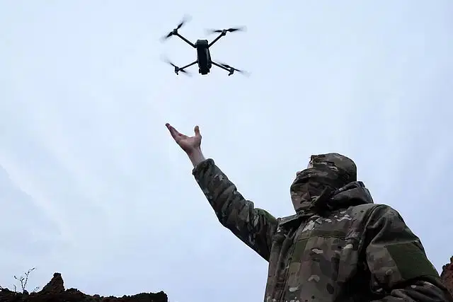 এক রাতে ইউক্রেনের শতাধিক ড্রোন ভূপাতিত করার কথা জানাল রাশিয়া