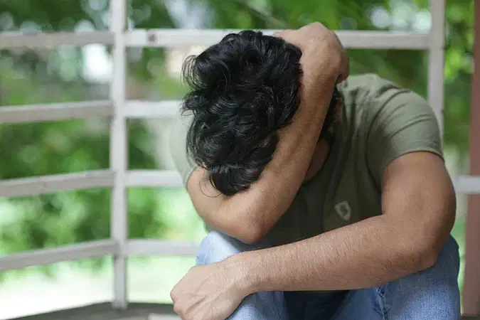 বিনা নোটিশে চাকরি চলে গেছে, এখন কী করব